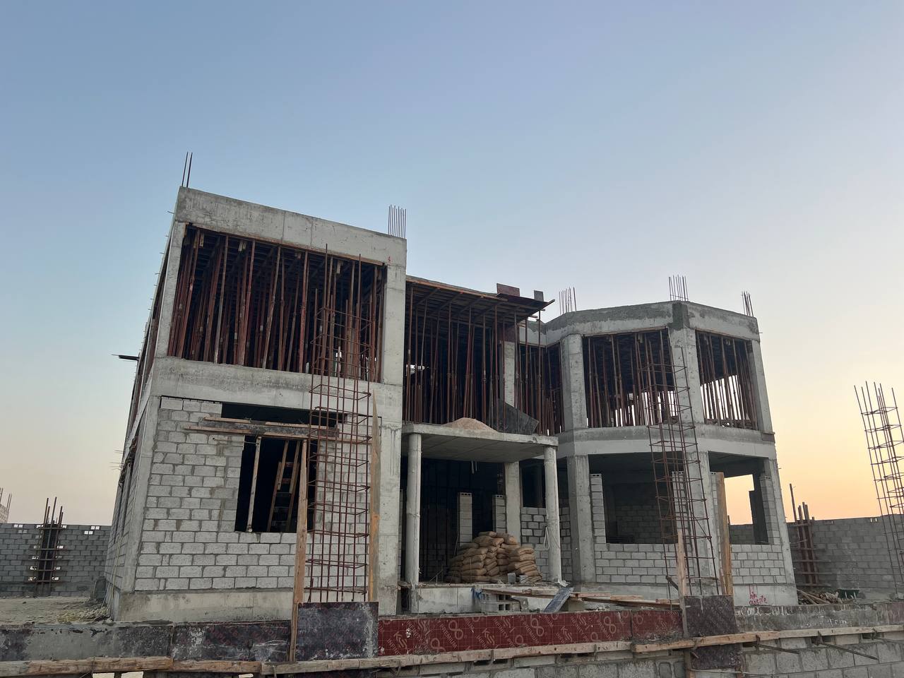 Photo 5850660693664186988 Y