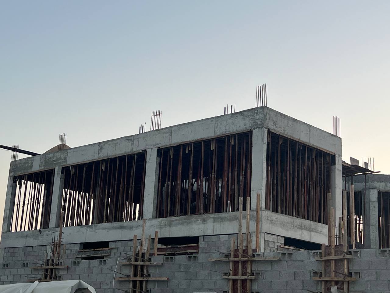 Photo 5850660693664186993 Y