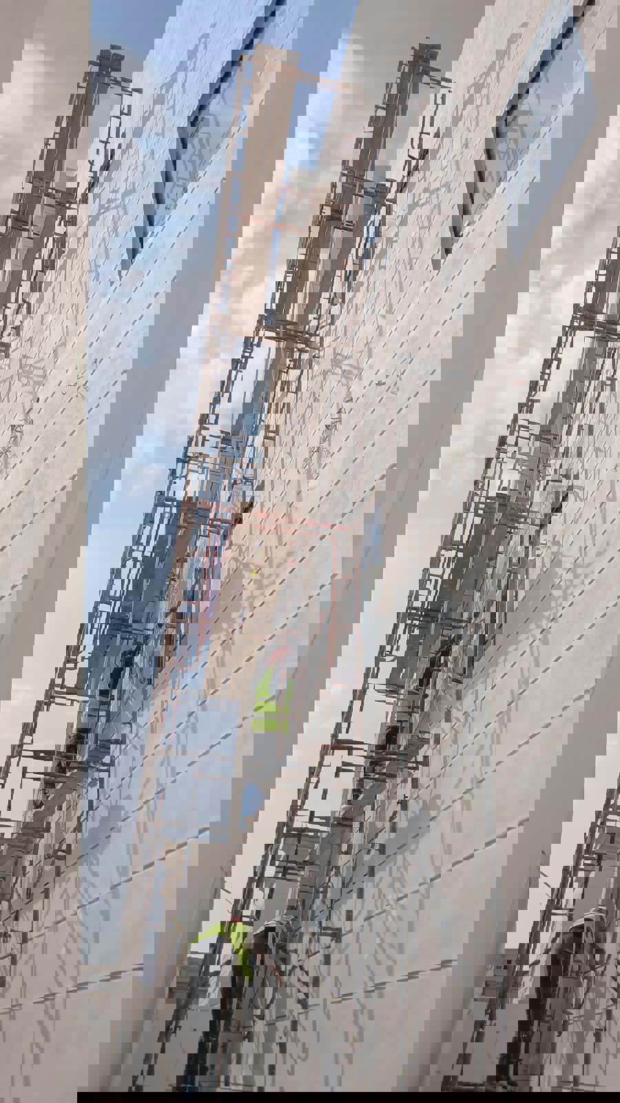 835dd0f7 72c0 4030 83eb 10ee83bb42ef